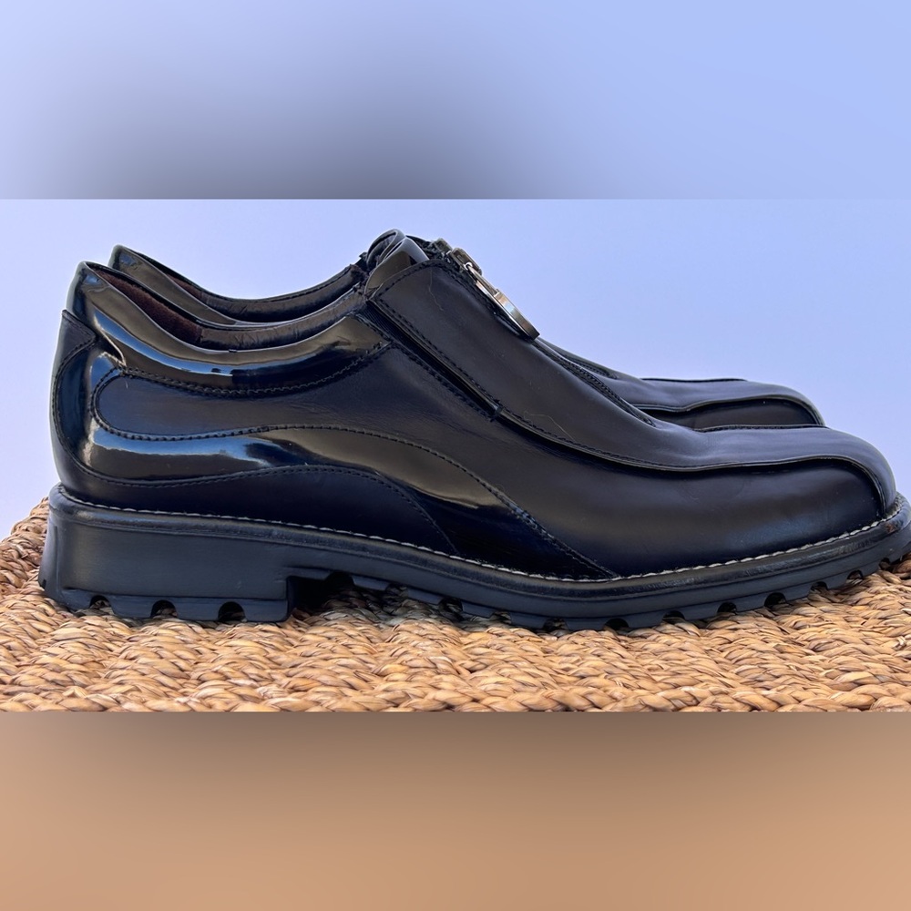 Donald J. Pliner Sport Women’s Front Zip‎ Leather Loafer Tread Sole Size 9 - Picture 6 of 11